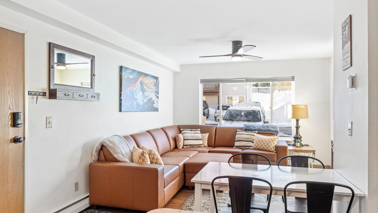 Photo of Livingroom in Big Sky