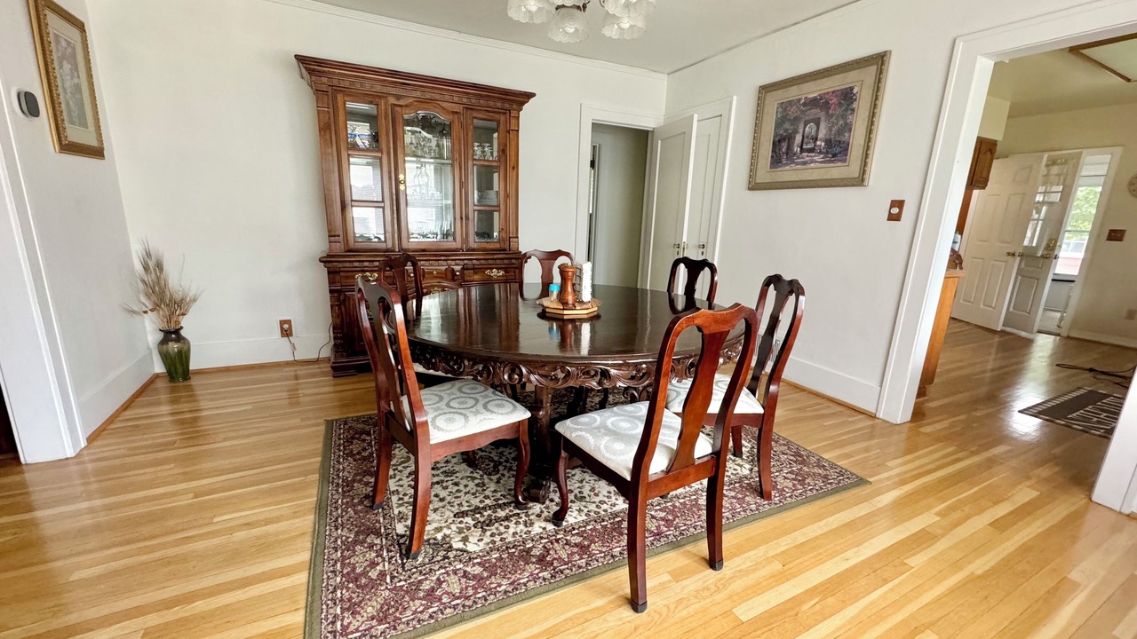 Photo of Bedroom in University District