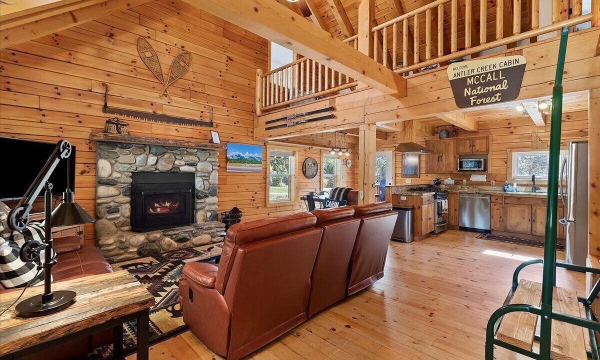 Photo of Livingroom in McCall