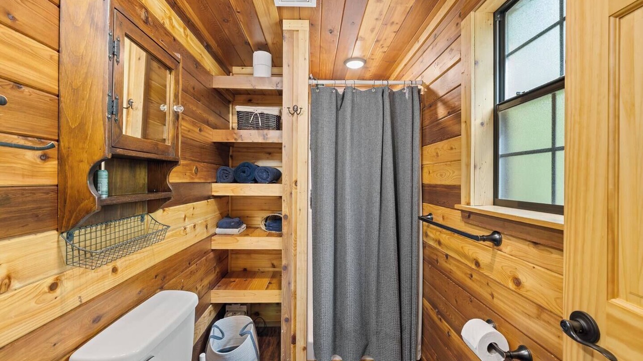 Photo of Bathroom in Pickens