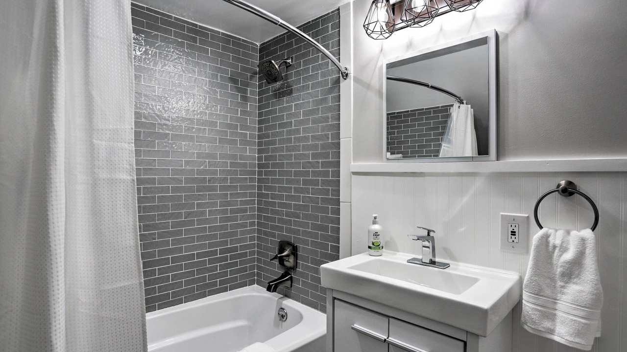 Photo of Bathroom in Willoughby