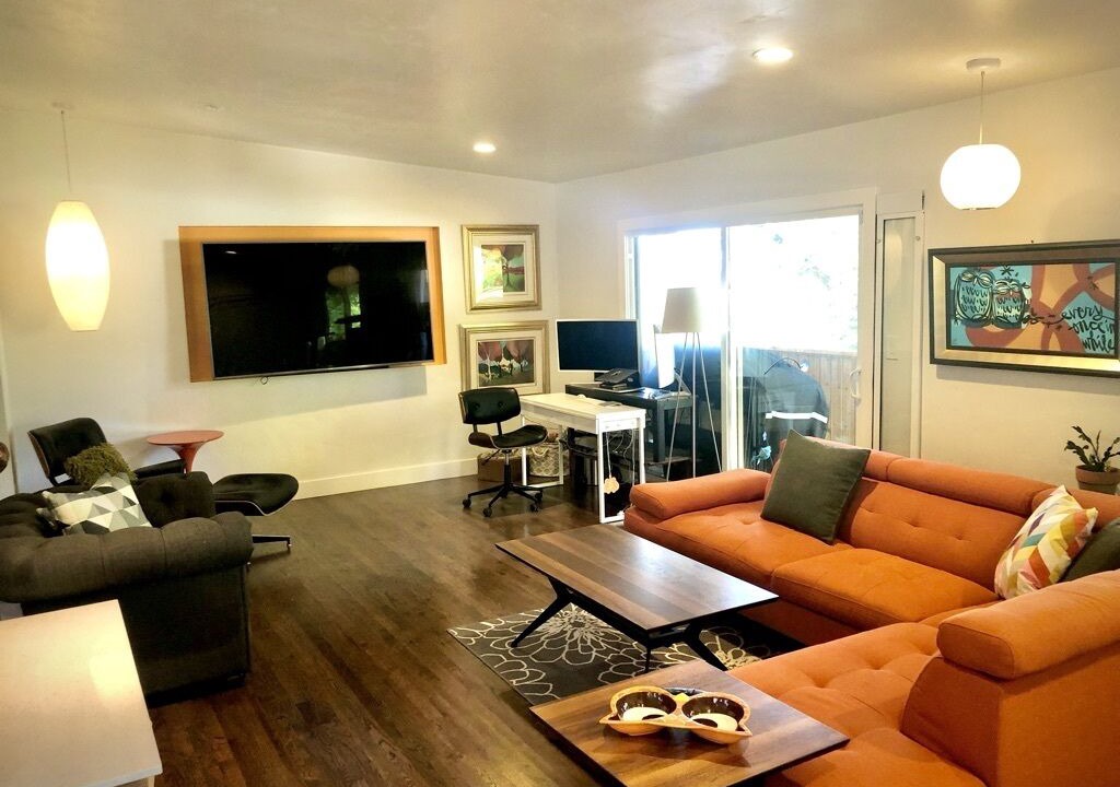 Photo of Livingroom in Olympus Cove