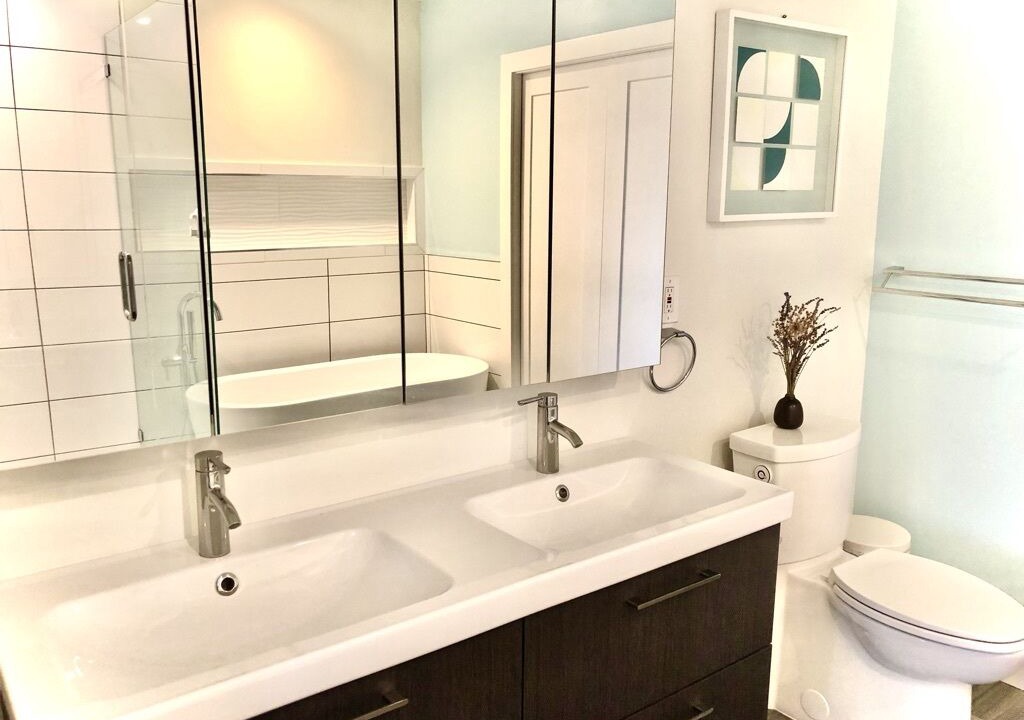 Photo of Bathroom in Olympus Cove
