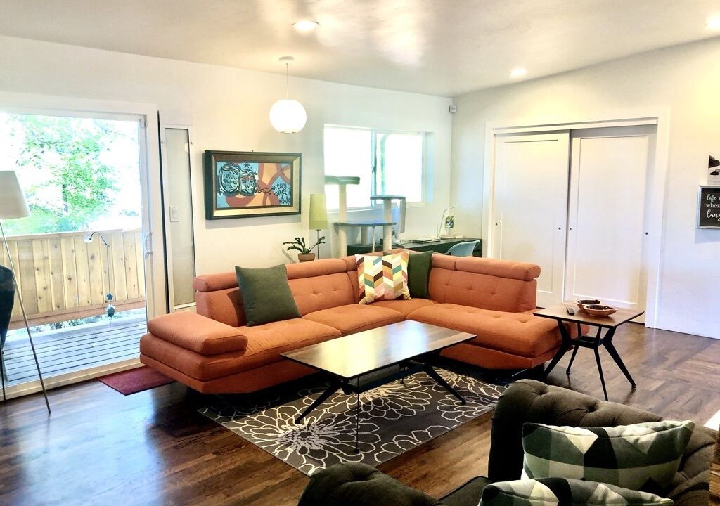 Photo of Livingroom in Olympus Cove