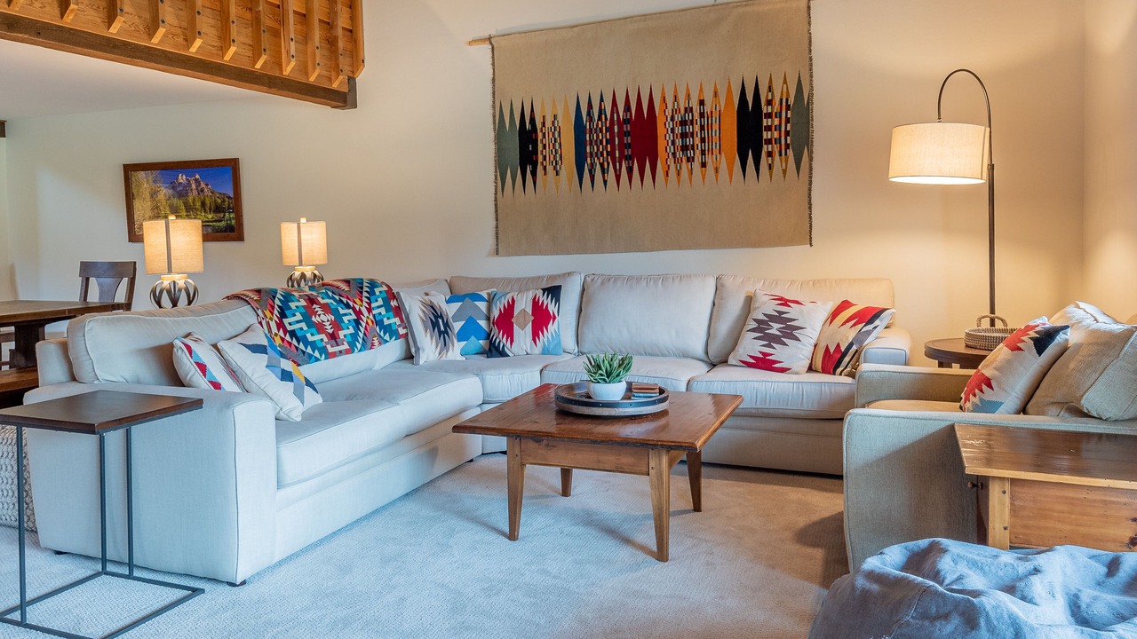 Photo of Livingroom in Elkhorn Village