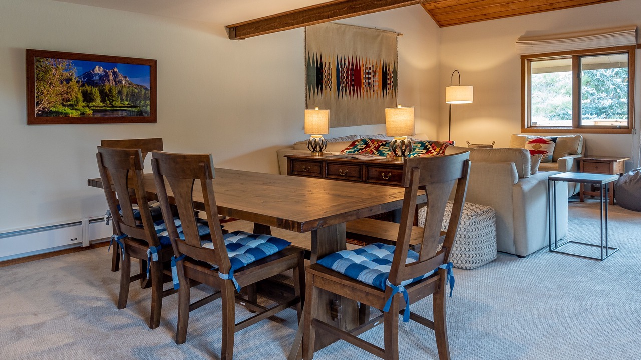 Photo of Livingroom in Elkhorn Village