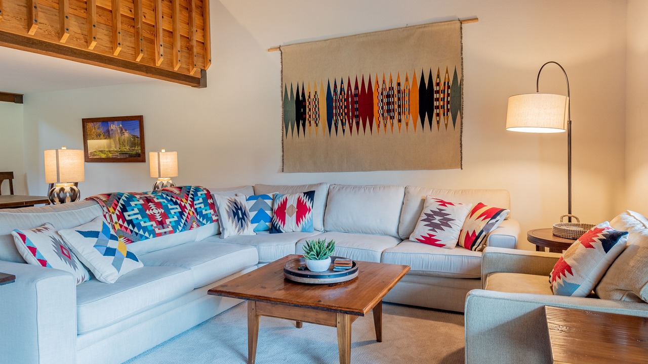 Photo of Livingroom in Elkhorn Village