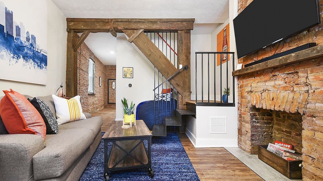Photo of Livingroom in Lawrenceville