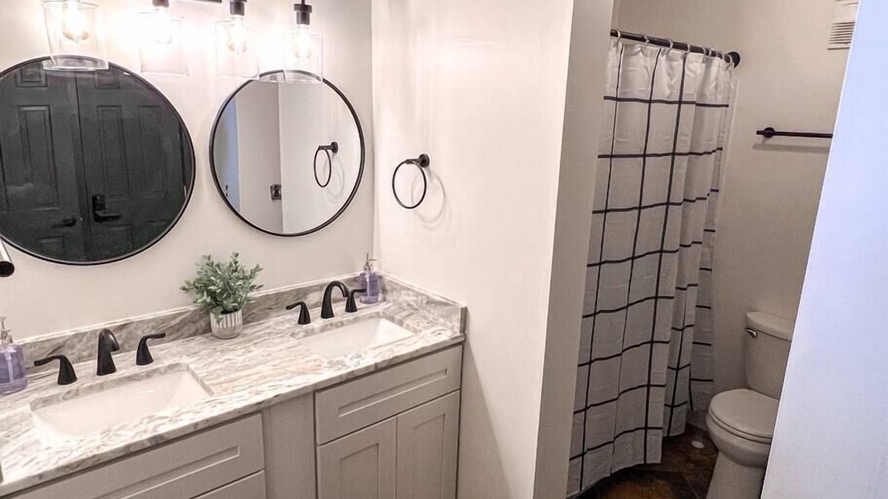 Photo of Bathroom in Snowshoe