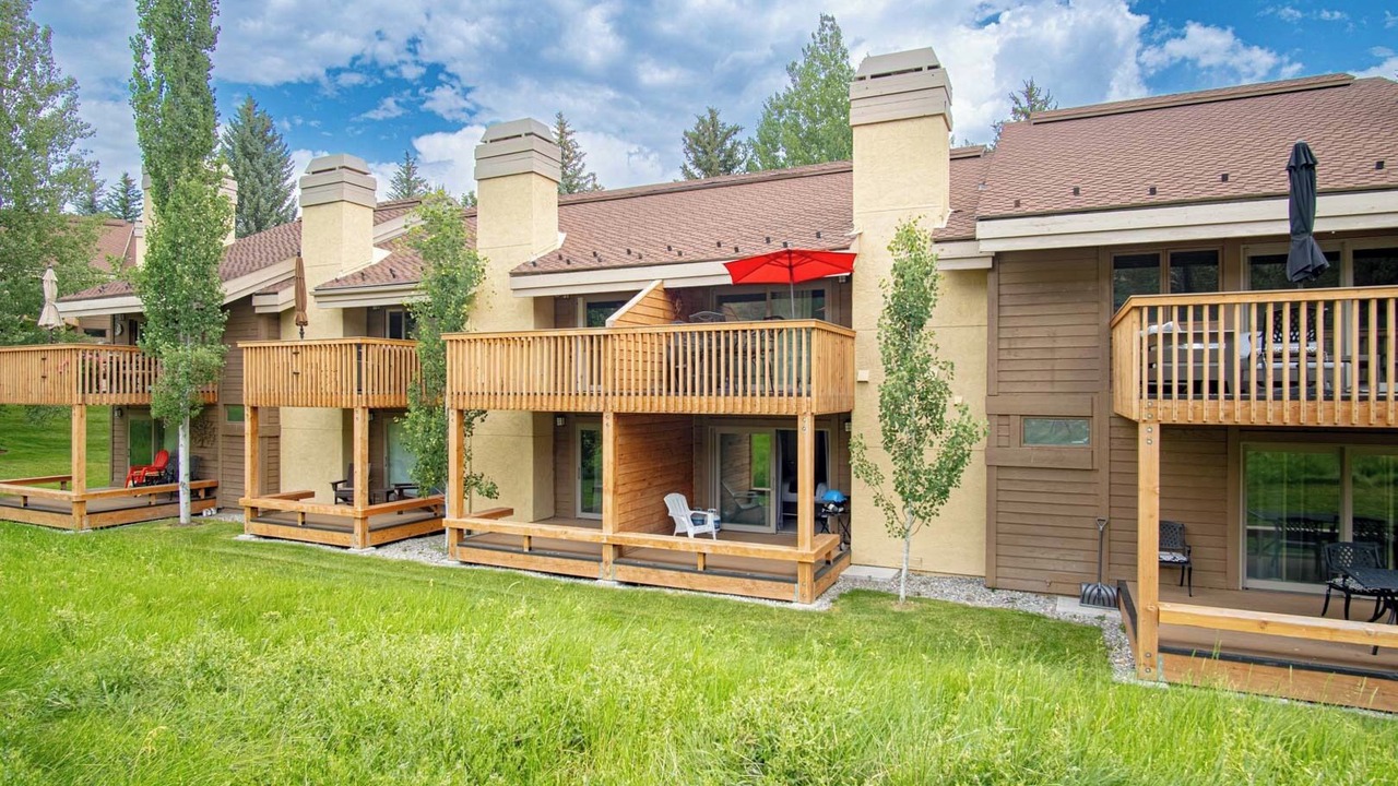 Photo of Outdoor in Elkhorn Village