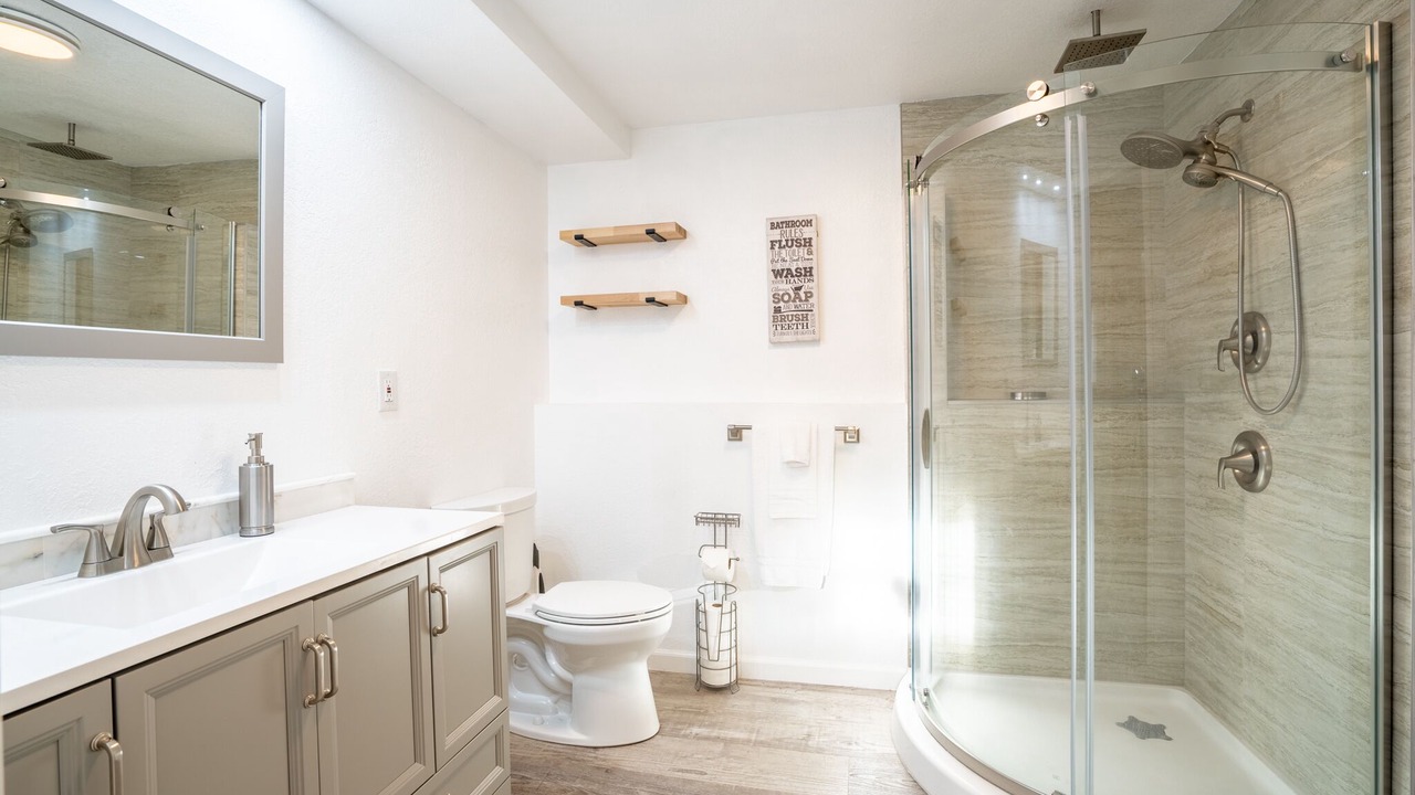 Photo of Bathroom in Lockwood