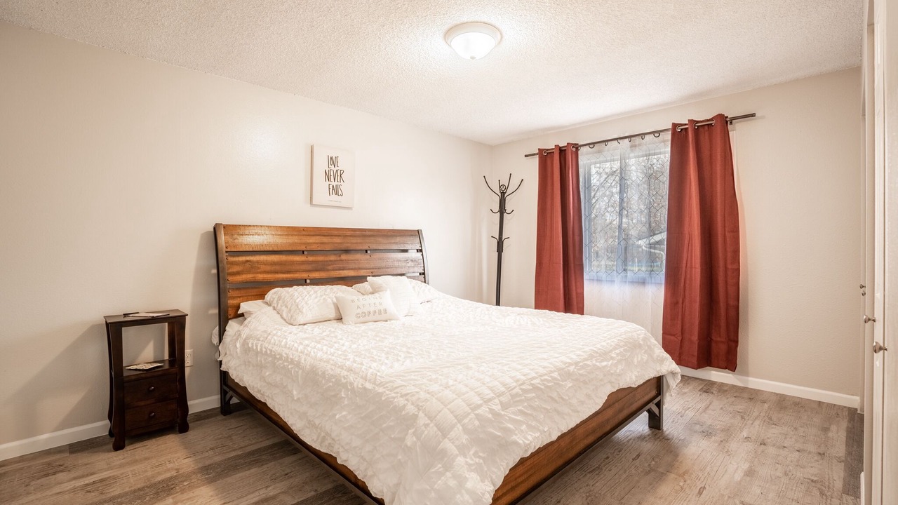 Photo of Bedroom in Lockwood