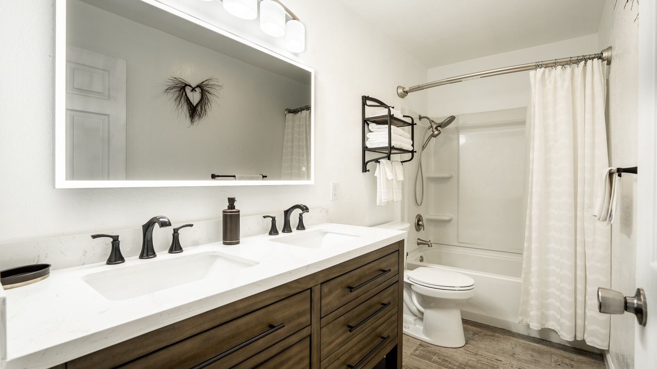 Photo of Bathroom in Lockwood