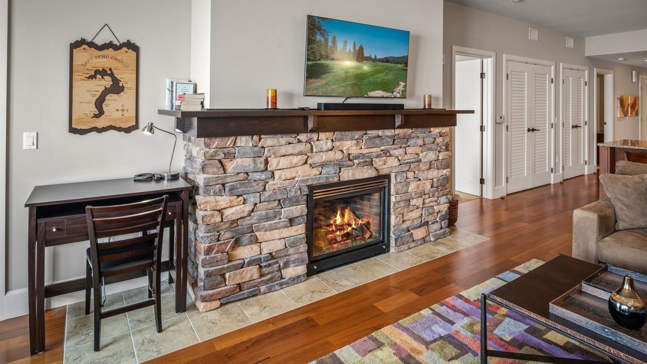 Photo of Livingroom in Sandpoint