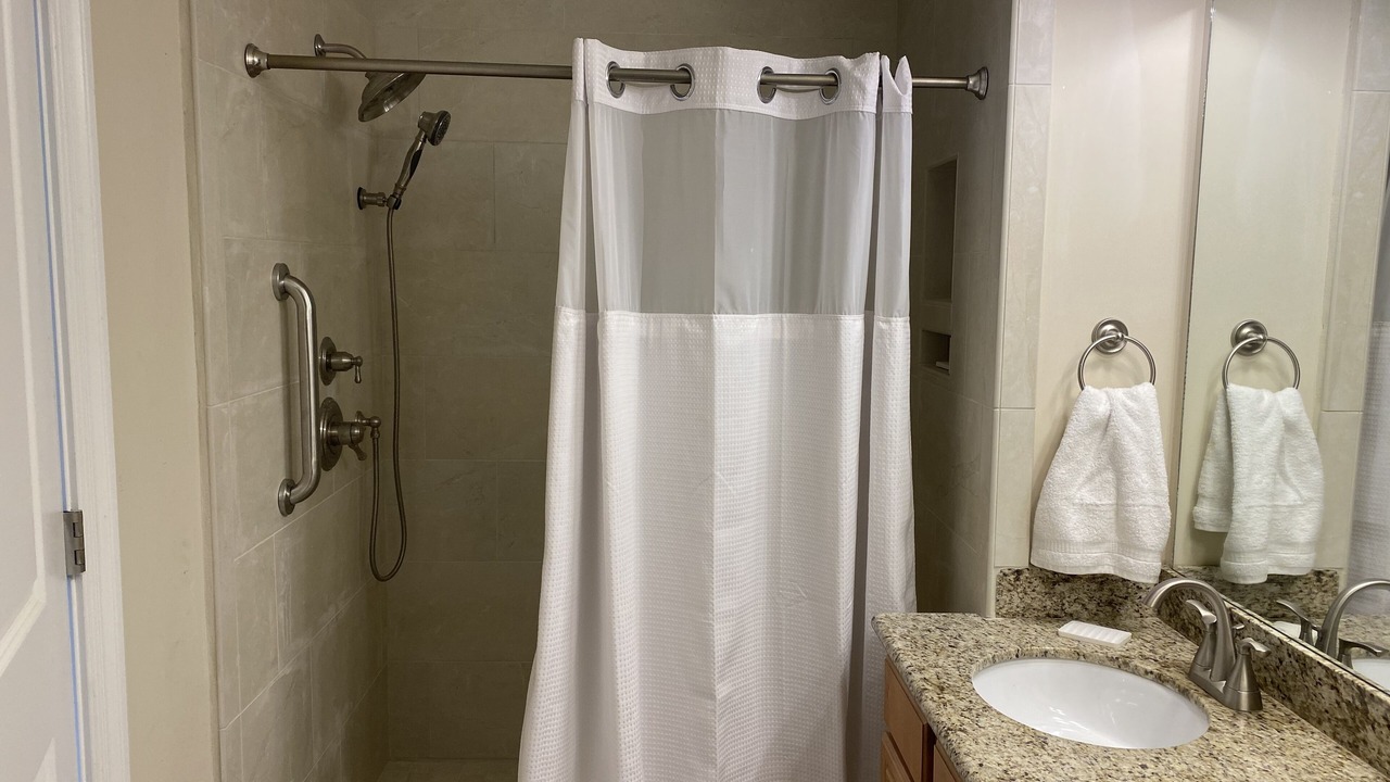 Photo of Bathroom in Henderson Point
