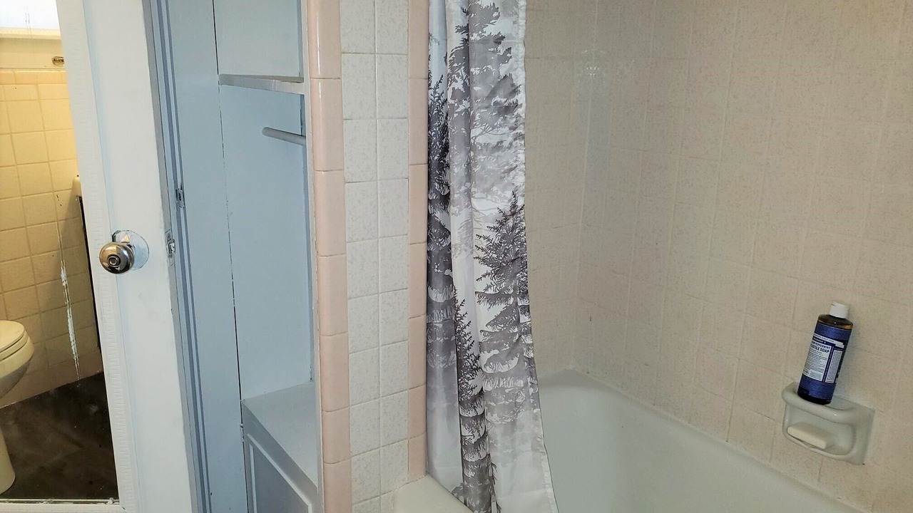 Photo of Bathroom in Salmon
