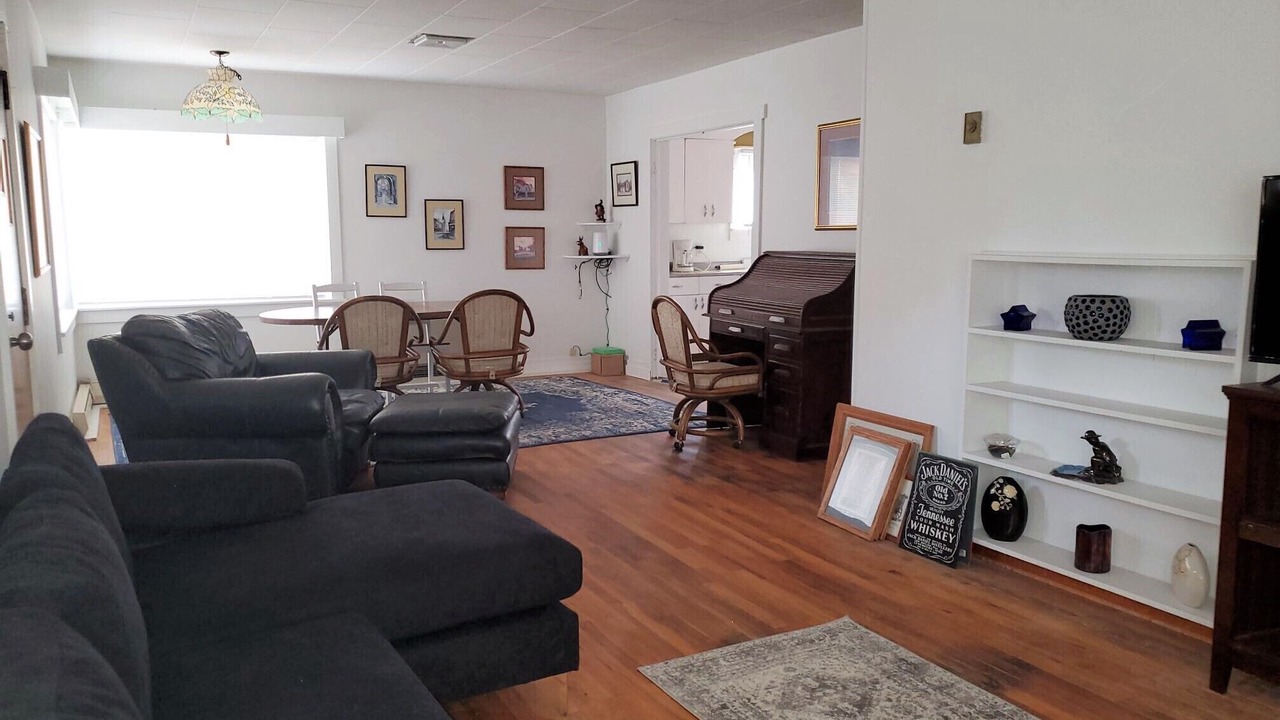 Photo of Bedroom in Salmon