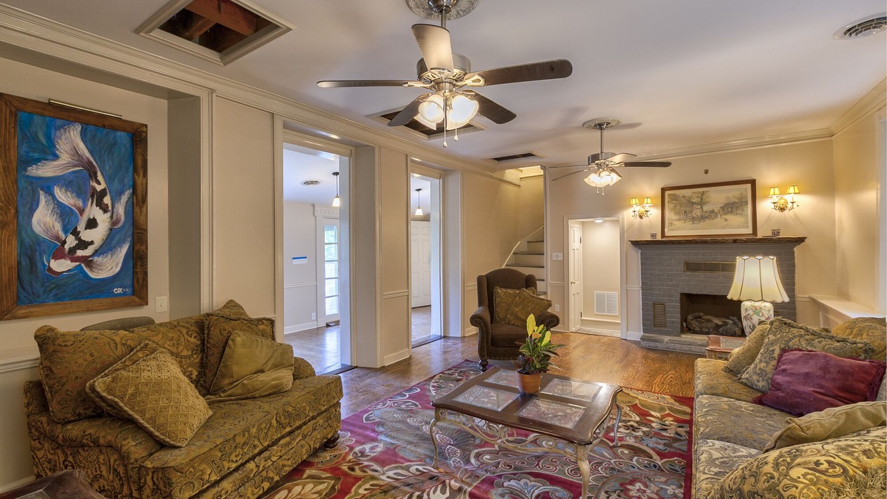 Photo of Livingroom in Clear Spring