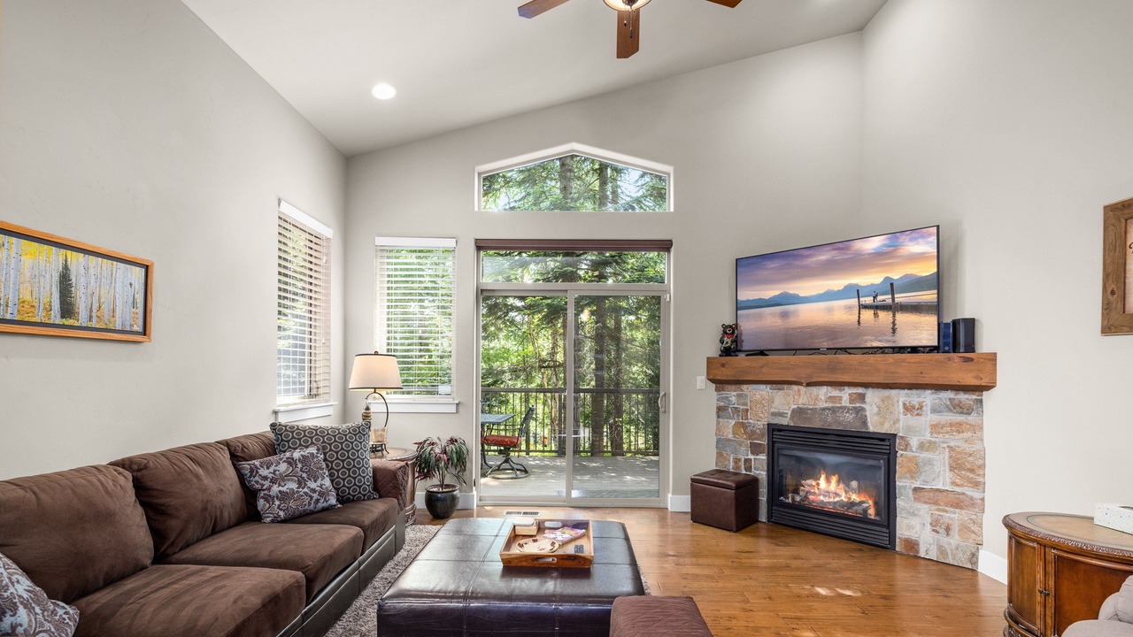 Photo of Livingroom in Columbia Falls