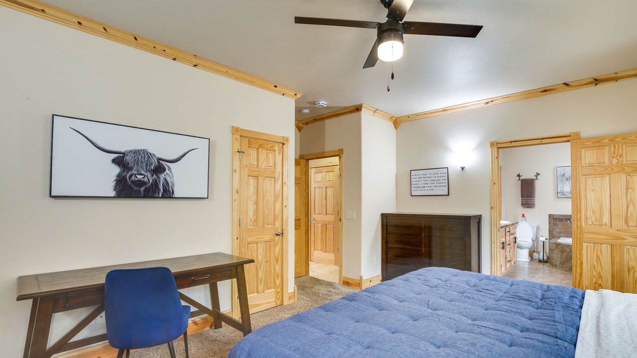 Photo of Bedroom in Lead