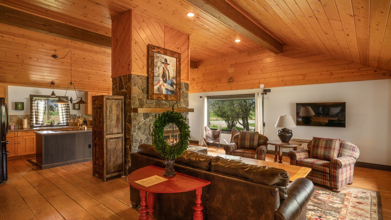 Photo of Livingroom in Livingston