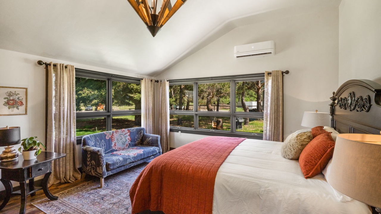 Photo of Bedroom in Livingston