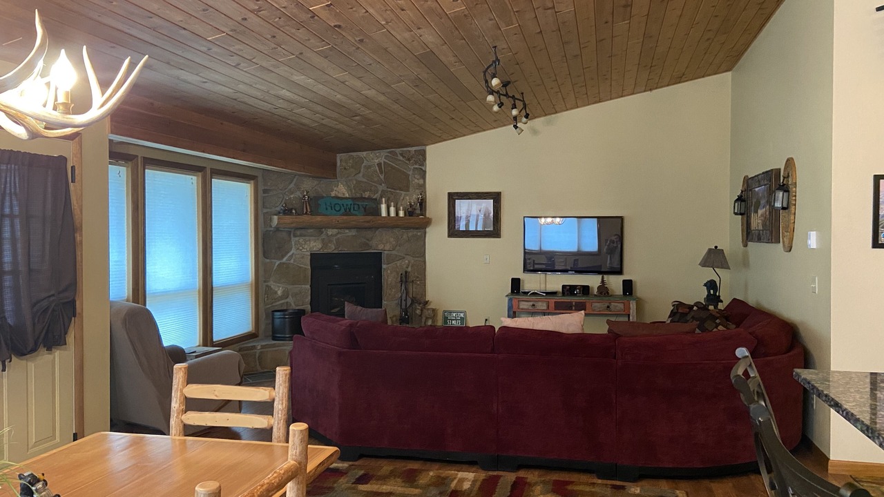 Photo of Livingroom in Big Sky