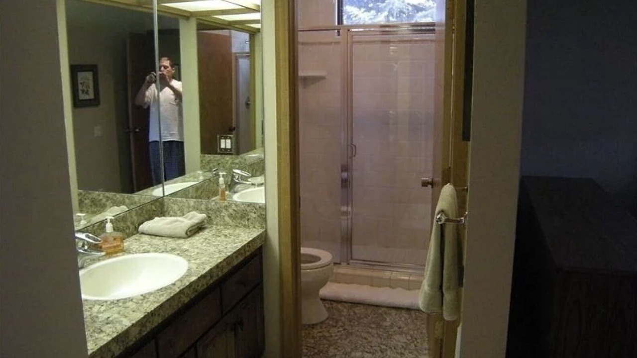 Photo of Bathroom in Elkhorn Village