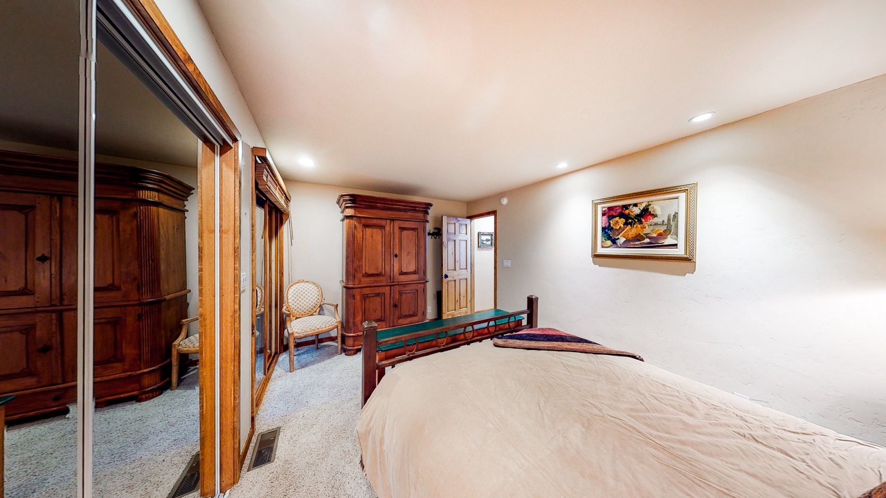 Photo of Bedroom in Warm Springs