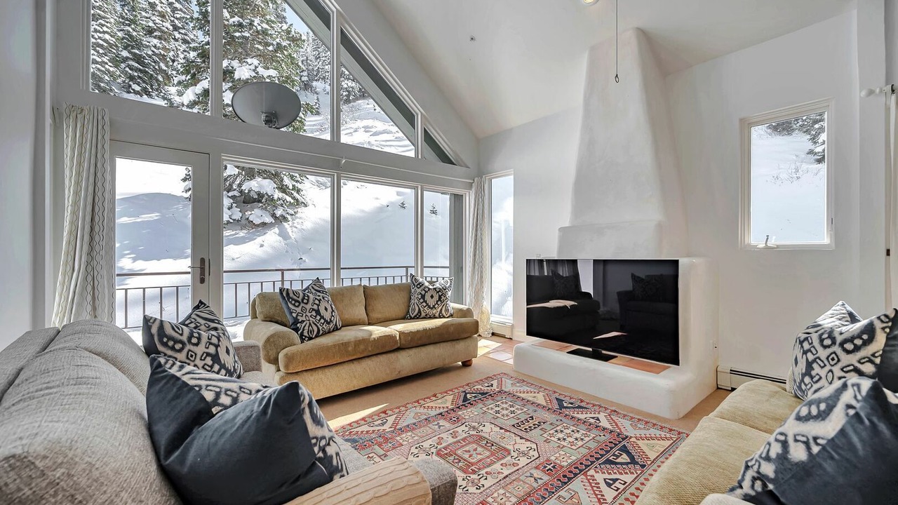 Photo of Livingroom in Salt Lake Mountain Resorts