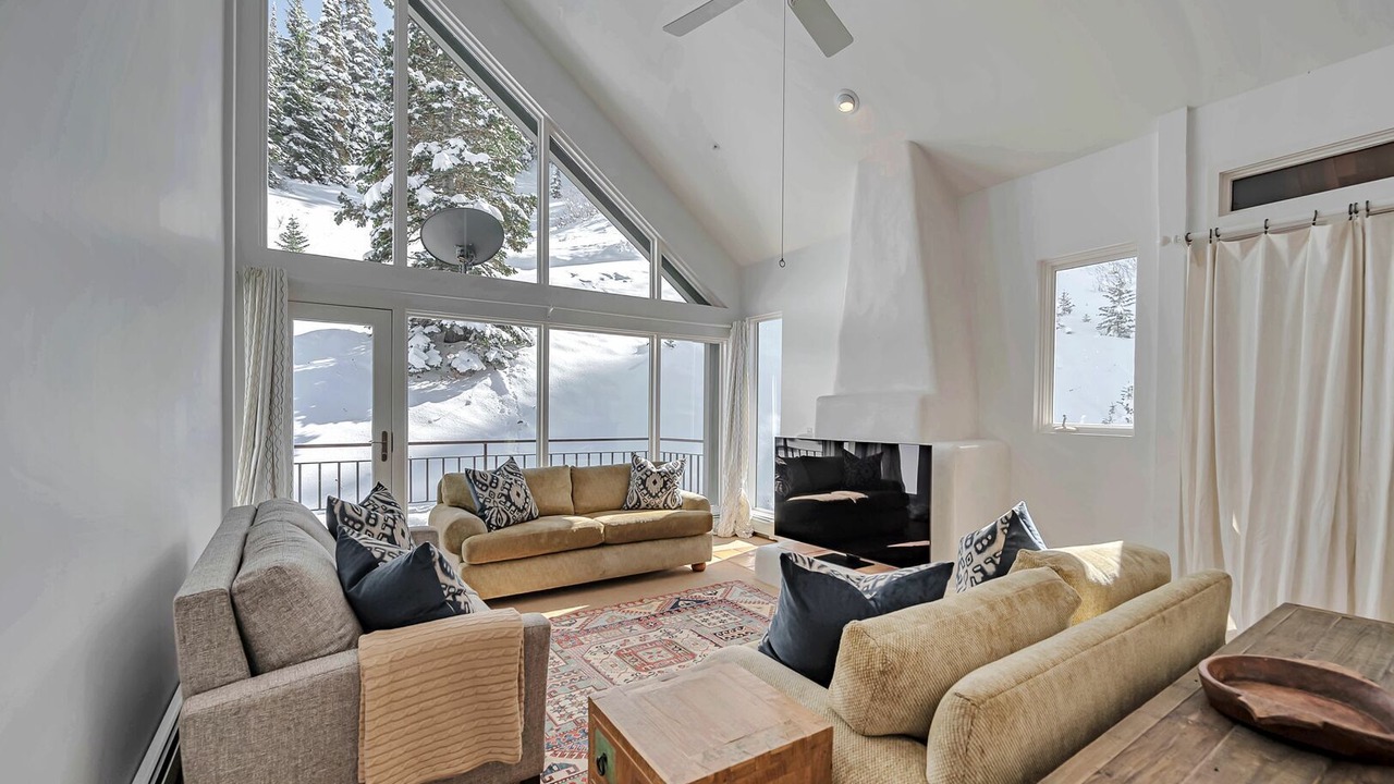 Photo of Livingroom in Salt Lake Mountain Resorts