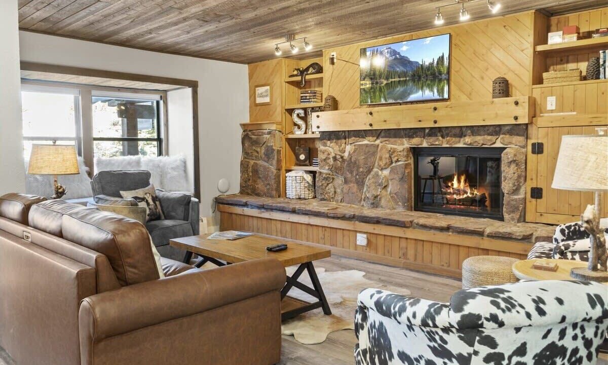 Photo of Livingroom in Historic District