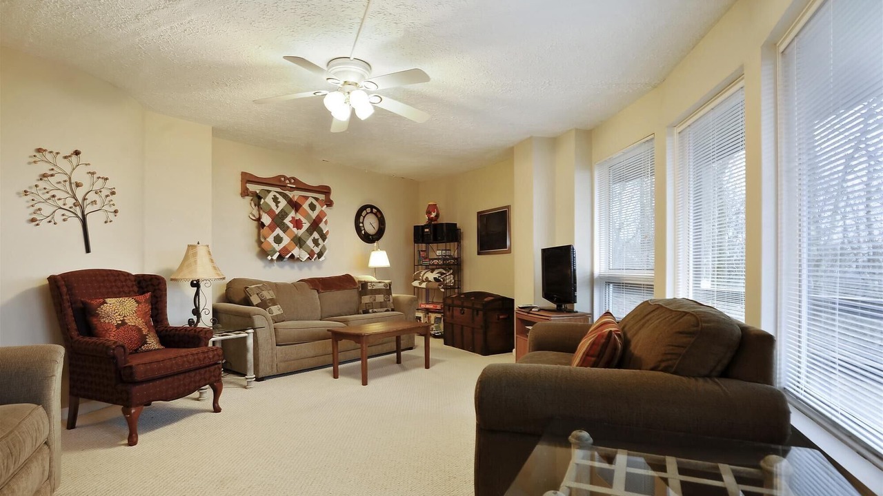 Photo of Livingroom in Old Timberline