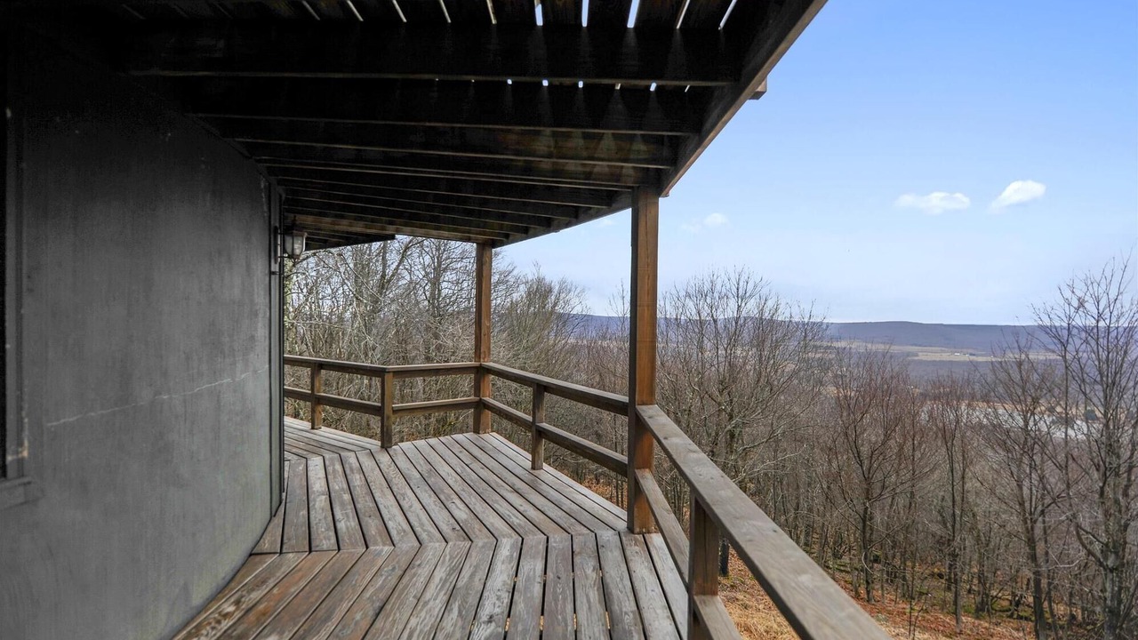Photo of Patio Balcony in Old Timberline