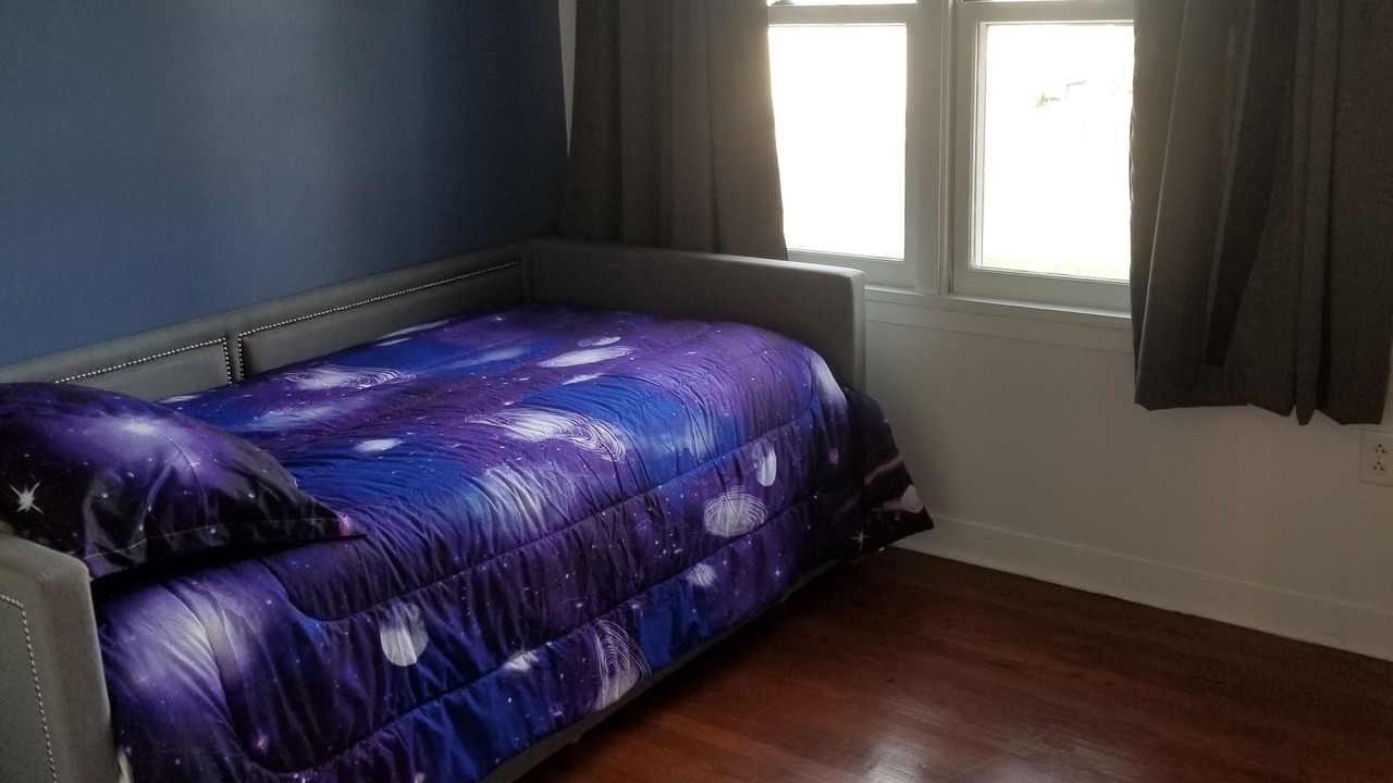 Photo of Bedroom in Riverdale