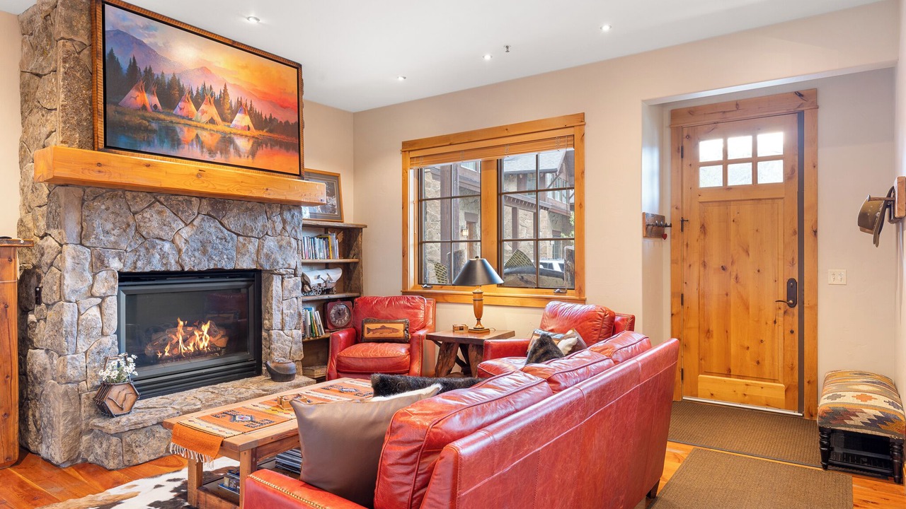 Photo of Livingroom in Big Sky