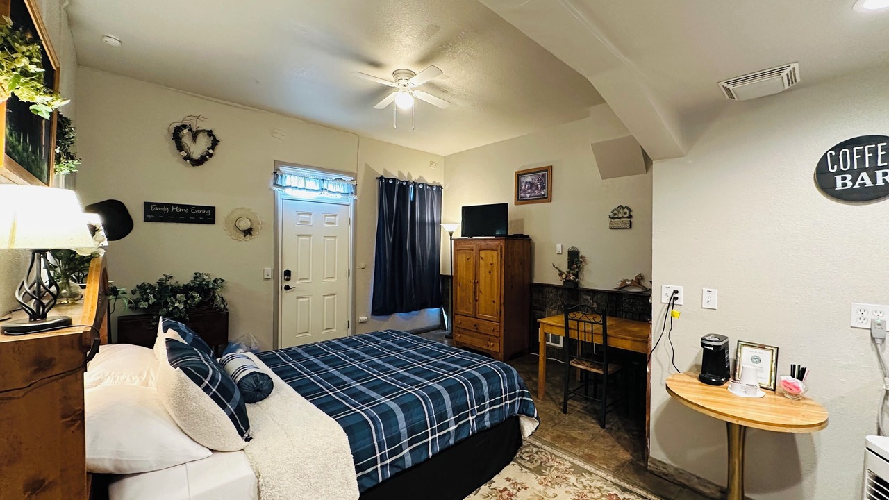 Photo of Bedroom in Salmon