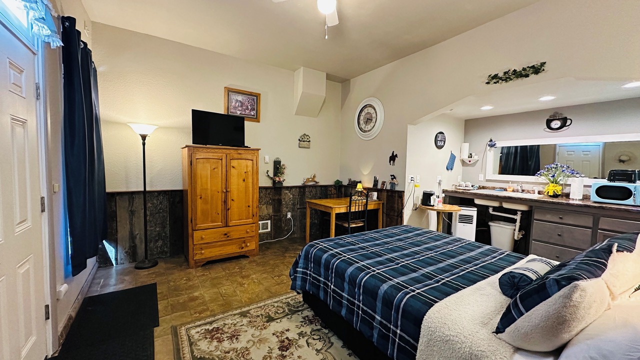 Photo of Bedroom in Salmon