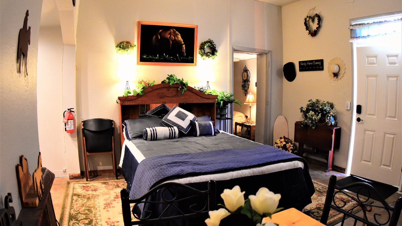 Photo of Bedroom in Salmon