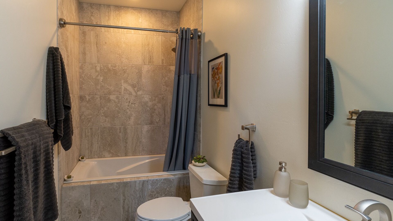 Photo of Bathroom in Emigrant
