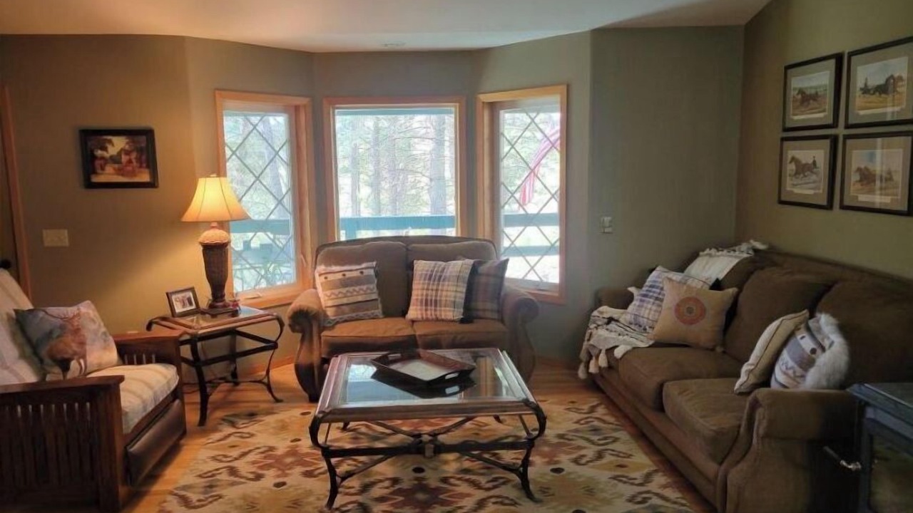 Photo of Livingroom in Rexford