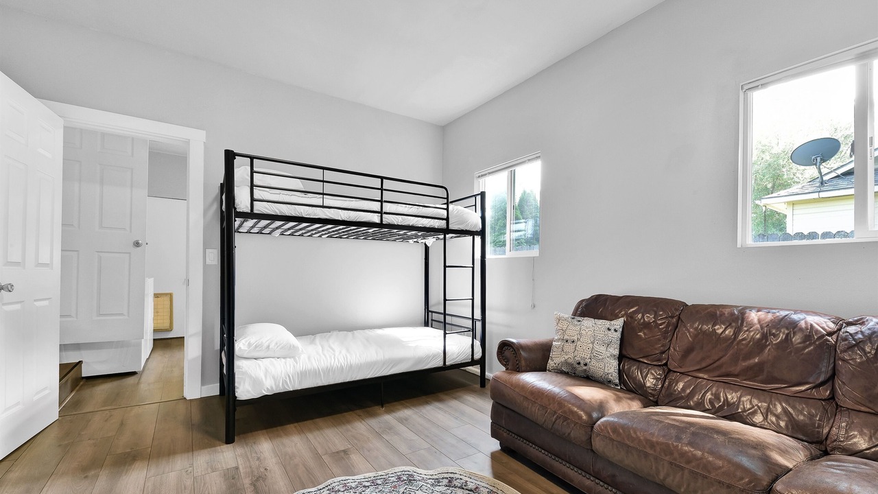 Photo of Bedroom in Sunset