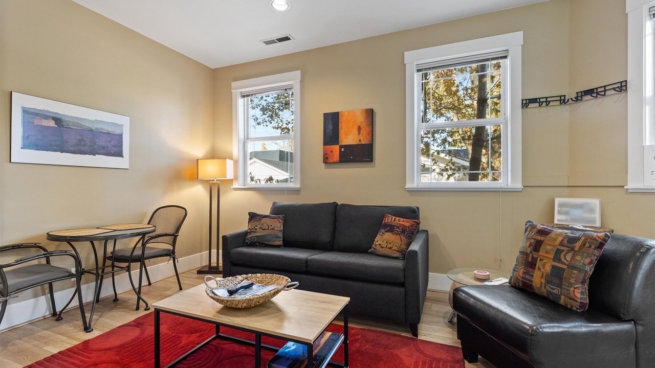 Photo of Livingroom in Old Bend