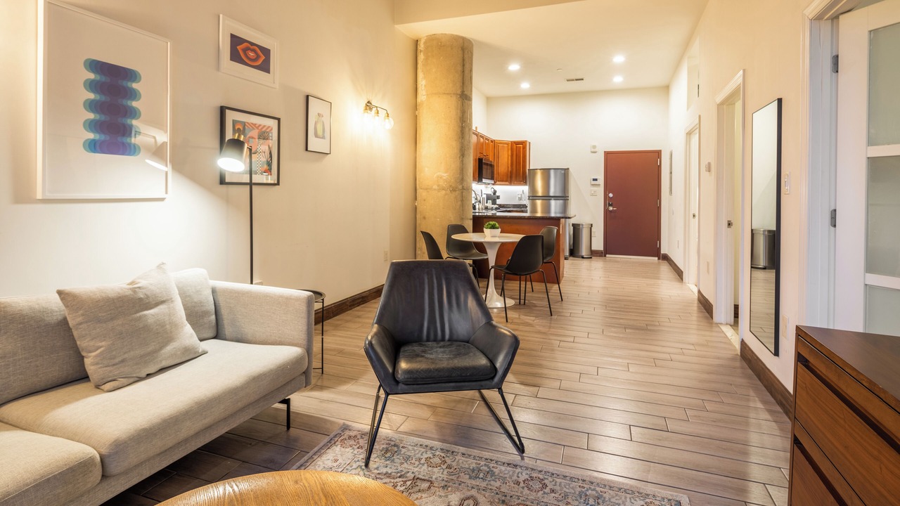 Photo of Livingroom in West Poplar