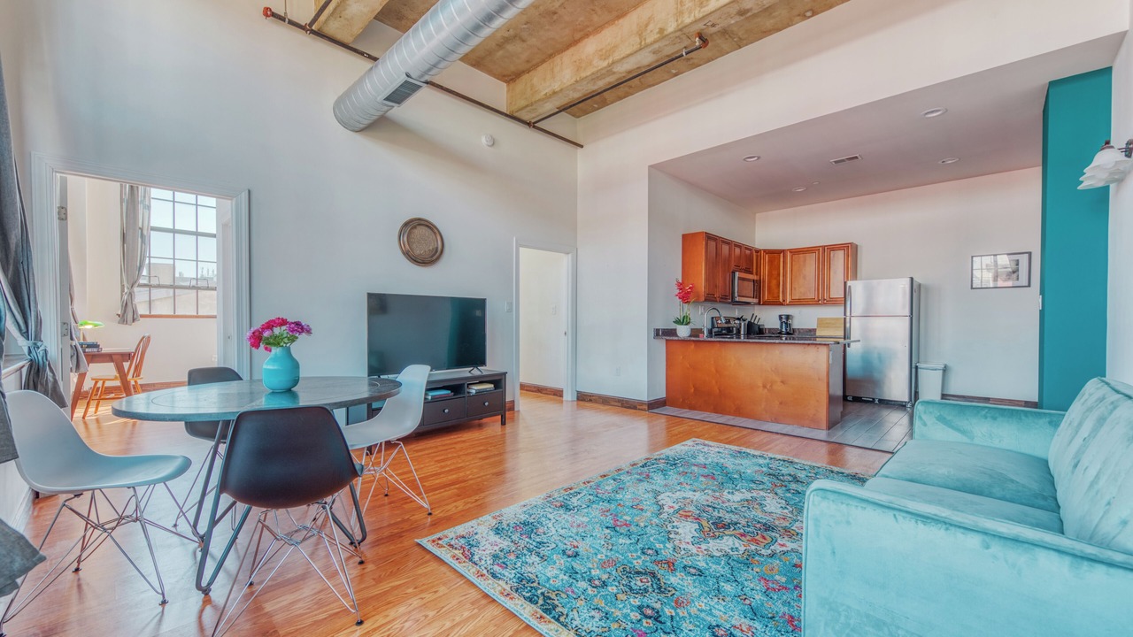 Photo of Livingroom in West Poplar