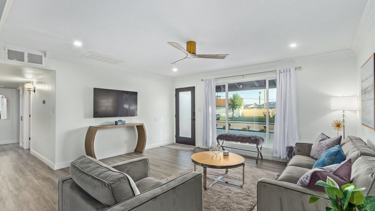 Photo of Livingroom in Cox Heights