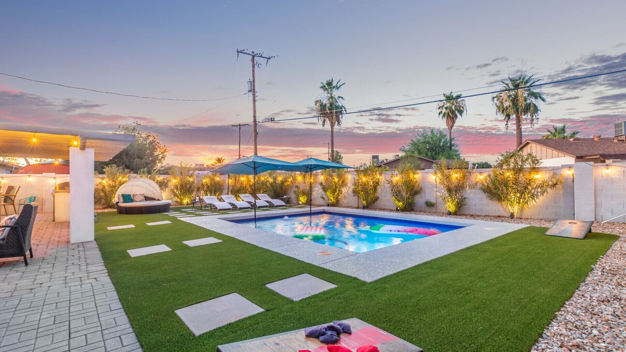 Photo of Outdoor in Cox Heights
