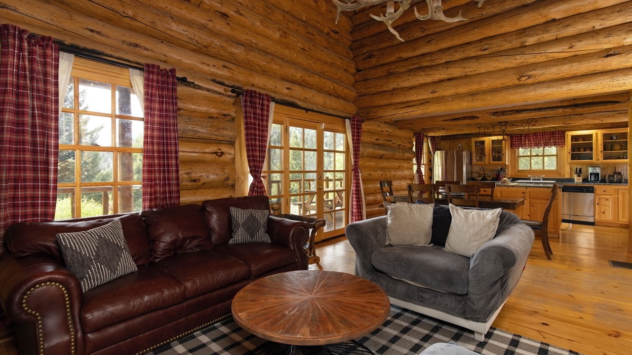 Photo of Livingroom in Gallatin Gateway