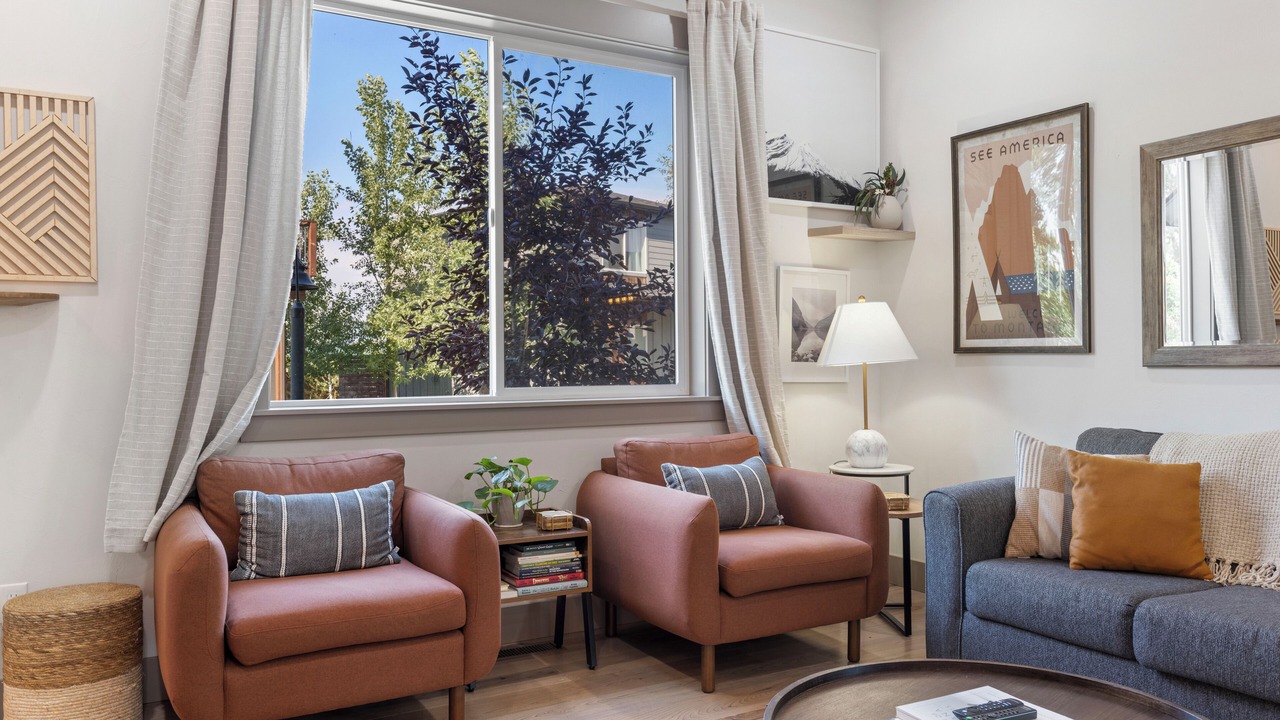 Photo of Livingroom in Four Corners
