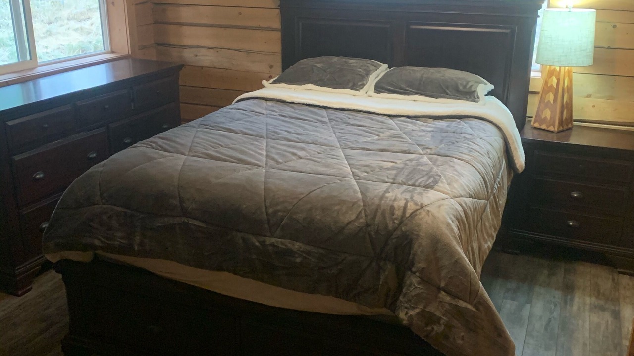 Photo of Bedroom in Powell County
